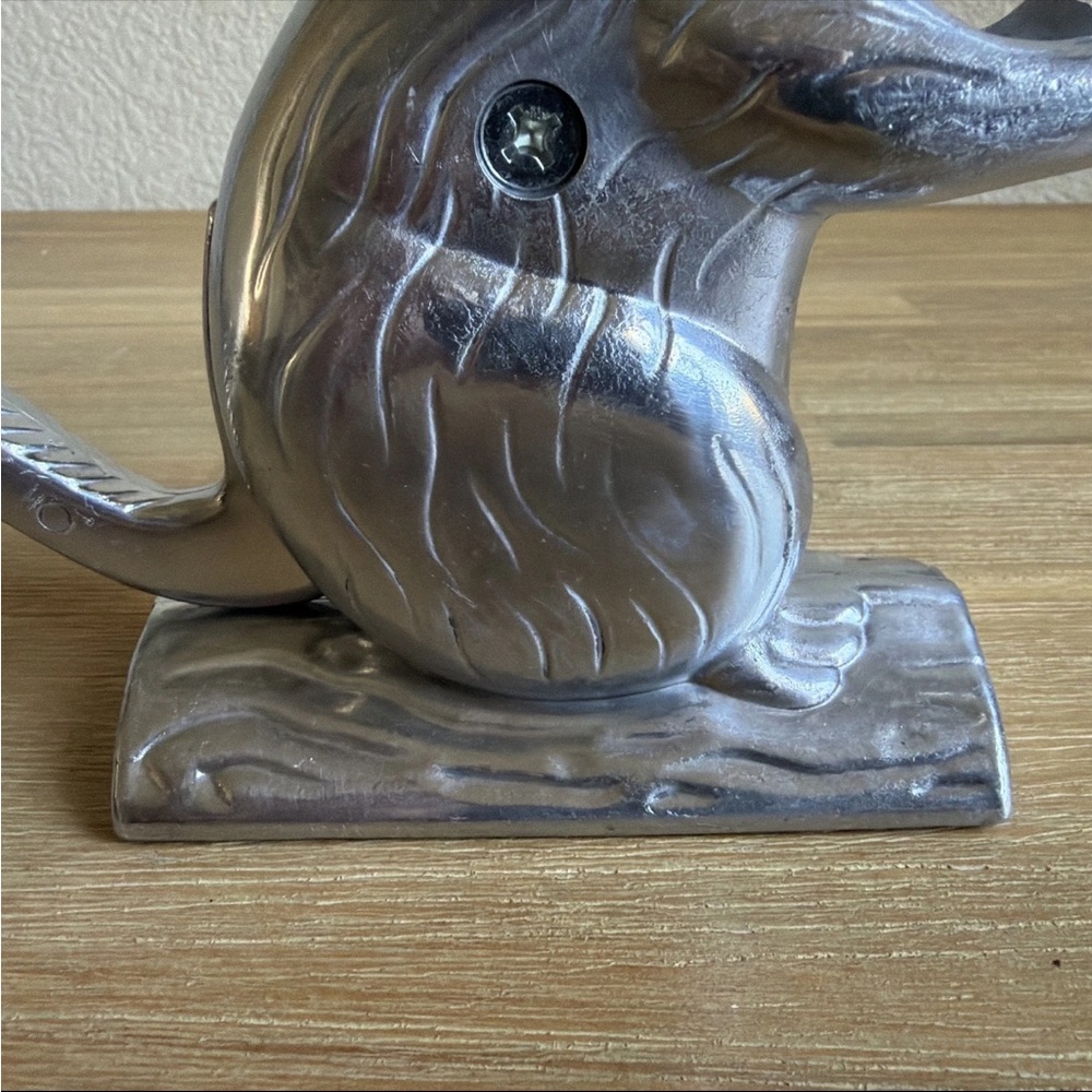 Vintage Nutcracker Squirrel on Log Aluminum Metal Figure Made In Taiwan - Picture 12 of 14